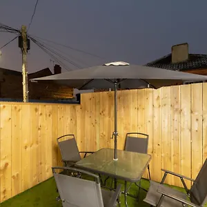 https://central-roof-terrace-apartment.yorkshirehotels.net